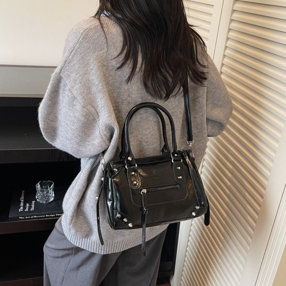 빈티지 리벳 장식 패턴트 가죽 지퍼 볼링 모터사이클 핸 - Top Handle Patent Bag 리뷰 및 가격