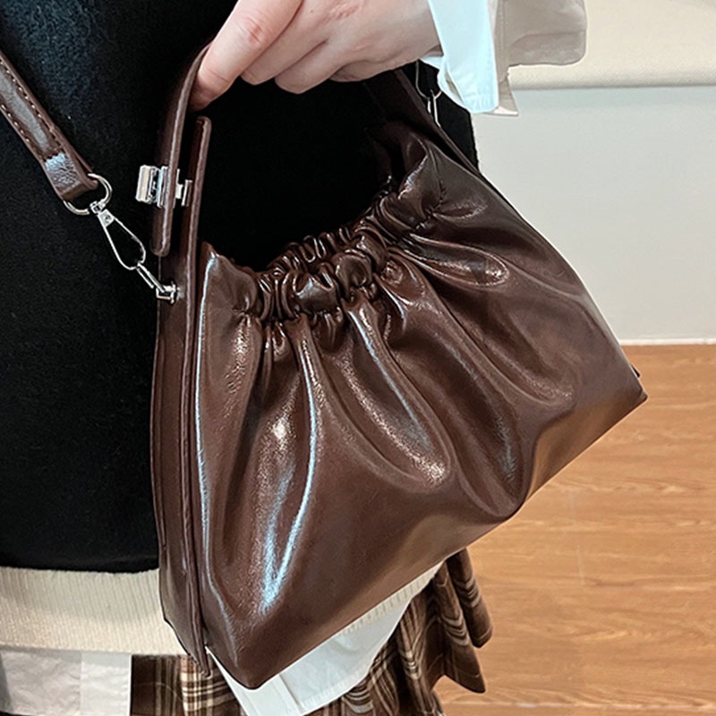 여성용 버건디 러치드 클라우드 버킷 백, 가을 겨울 일 - Top Handle Patent Bag 리뷰 및 가격
