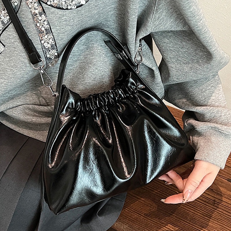 여성용 버건디 러치드 클라우드 버킷 백, 가을 겨울 일 - Top Handle Patent Bag 리뷰 및 가격