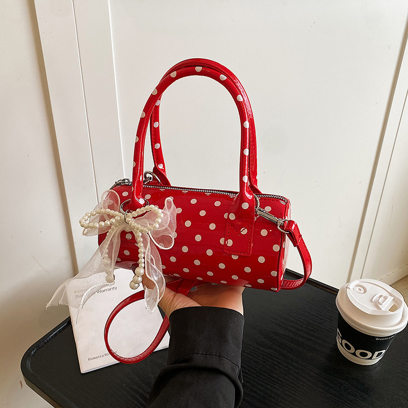 여성용 귀여운 물방울 무늬 핸드백, 진주 리본 참 장식 - Top Handle Patent Bag 리뷰 및 가격