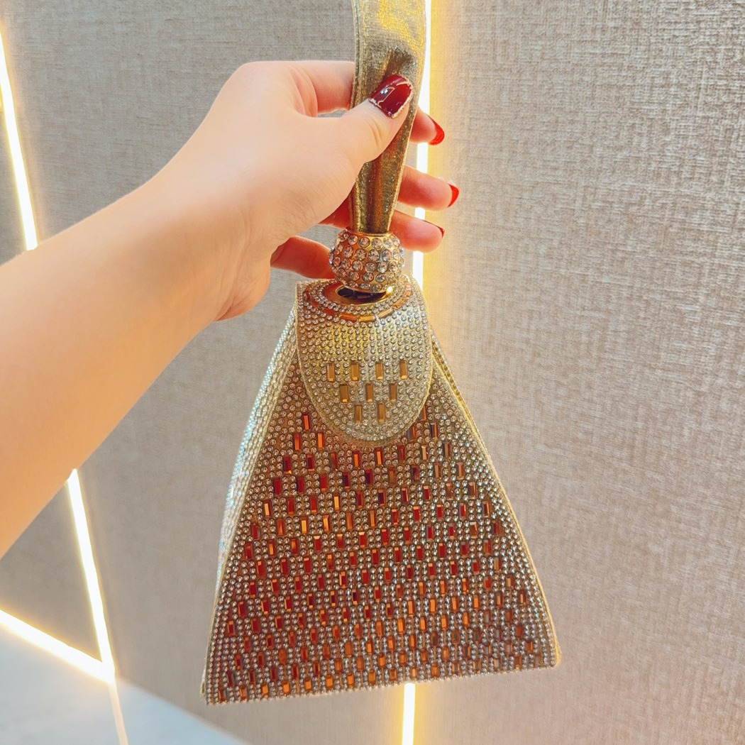 여성을위한 라인 석 럭셔리 이브닝 백 오리지널 브랜드  - Luxury Bags Pyramid 리뷰 및 가격